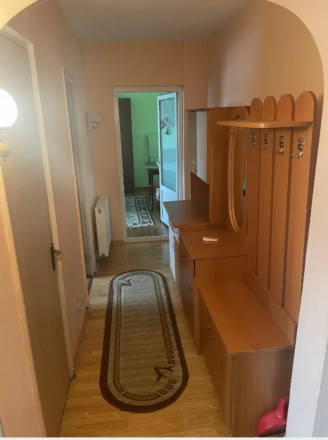 Vand apartament 2 camere – fotografia 2 din 7