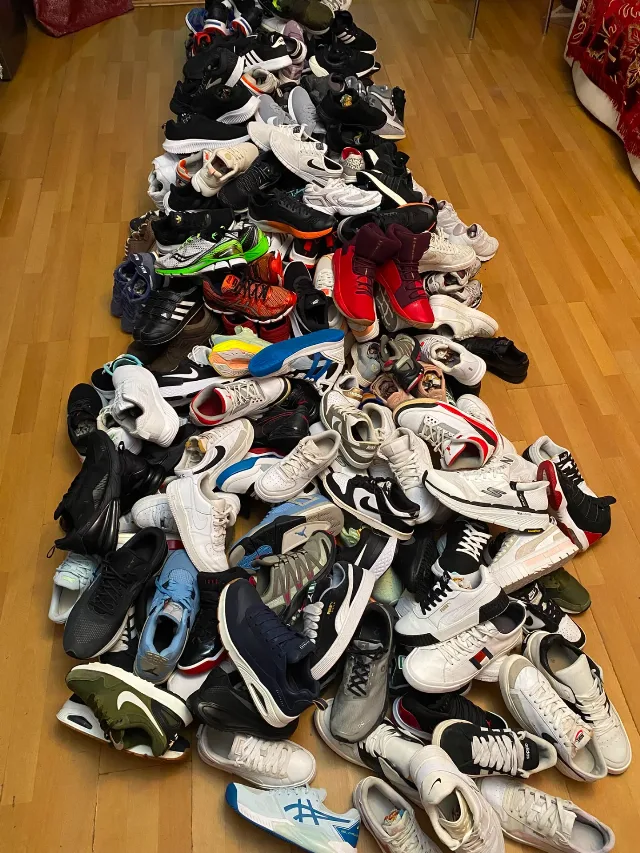 Adidași de vânzare sh de vânzare en gros detaliile la privat sunați – fotografia 2 din 4