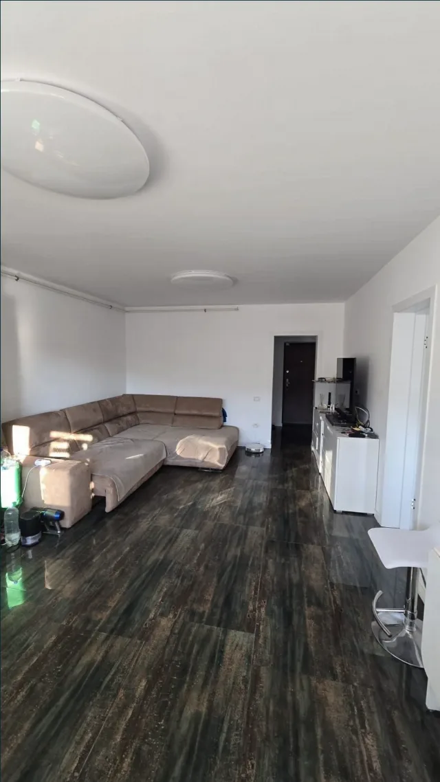 Vand apartament in Brasov – fotografia 2 din 8