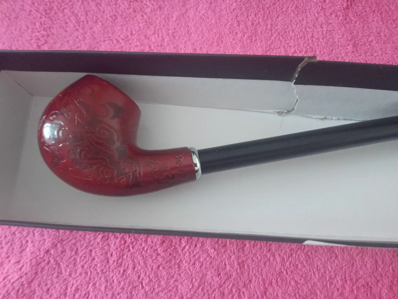 pipă cu tija lunga și o cutie elegantă – fotografia 4 din 5