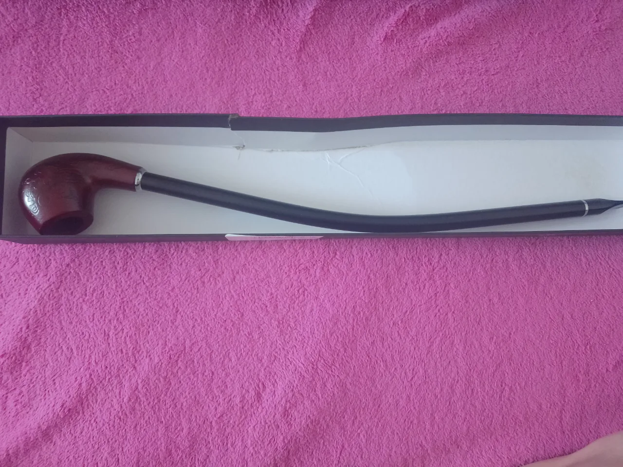 pipă cu tija lunga și o cutie elegantă – fotografia 3 din 5