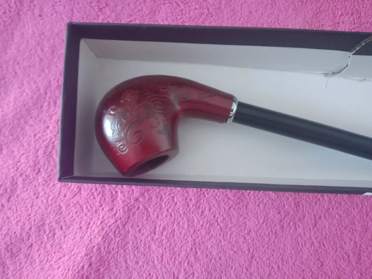 pipă cu tija lunga și o cutie elegantă – fotografia 2 din 5