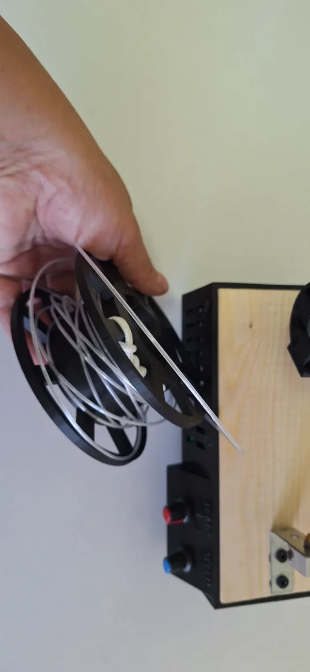 Masina de facut filament din sticle PET – fotografia 6 din 8