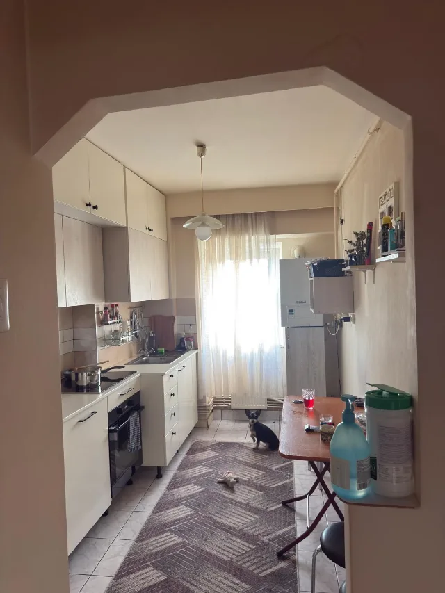 Vând apartament cu 3 camere – fotografia 3 din 8
