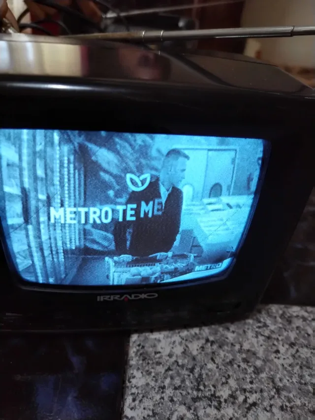 tv alb negru Irradio 13cm – fotografia 1 din 8