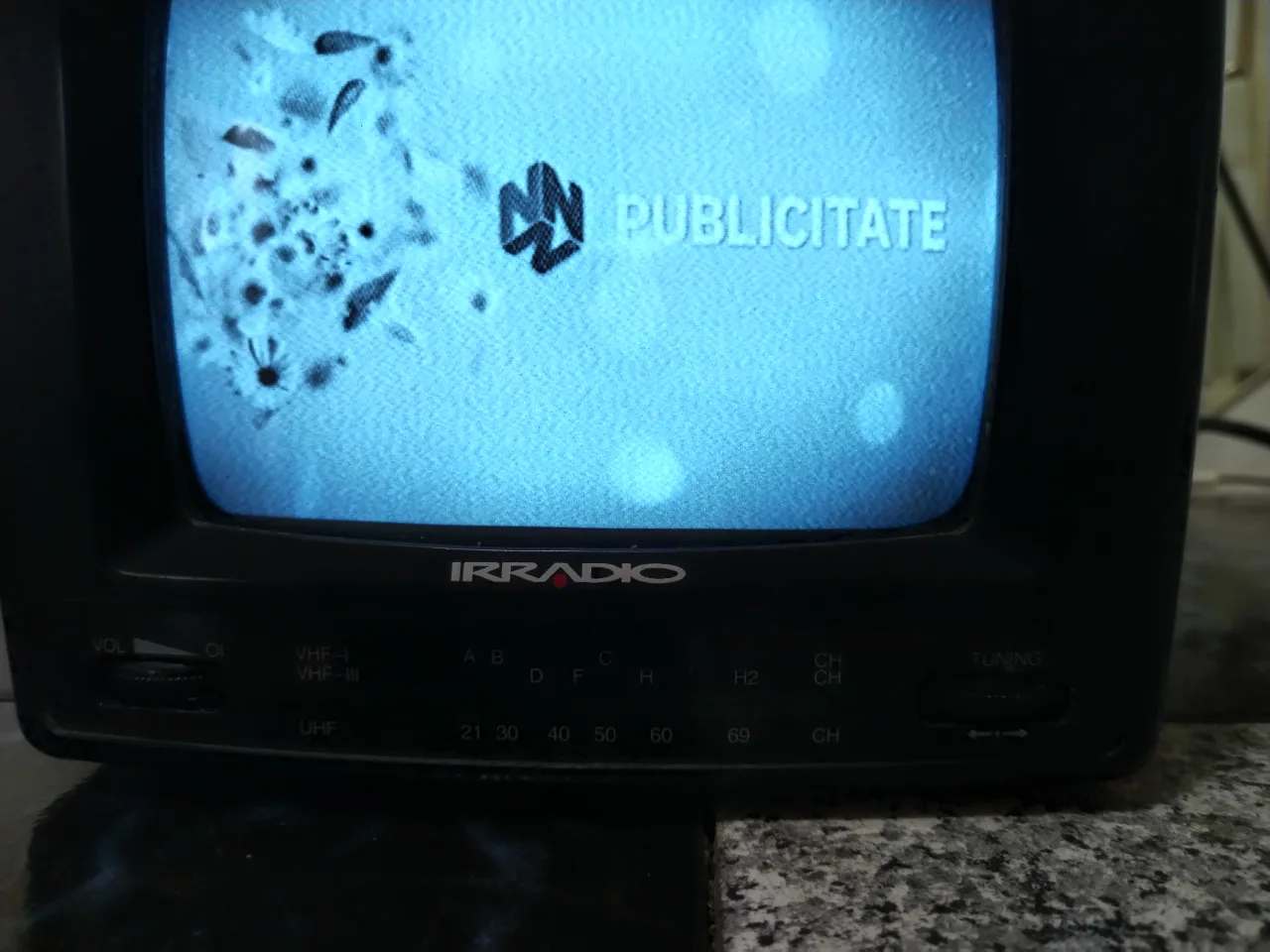 tv alb negru Irradio 13cm – fotografia 8 din 8