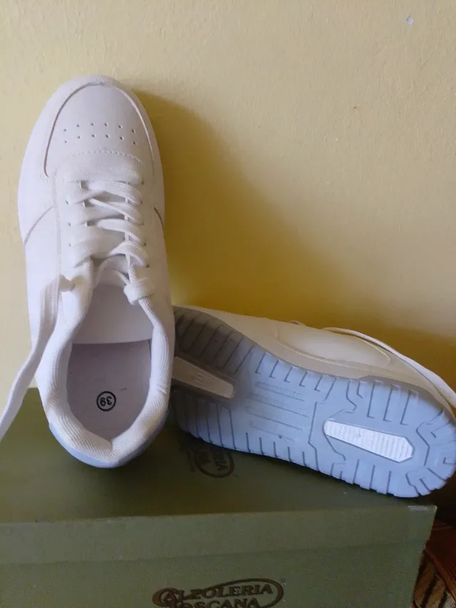 Trei perechi adidași unisex – fotografia 5 din 6