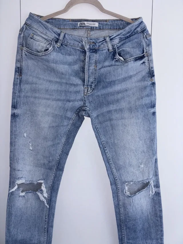 Blugi bărbați ZARA Distressed Mărimea 40– Ca noi! 🔥 – fotografia 4 din 6