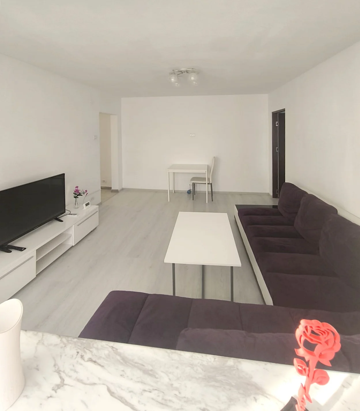 Închiriere apartament 3 camere – zona Astra, Berzei. – fotografia 3 din 8