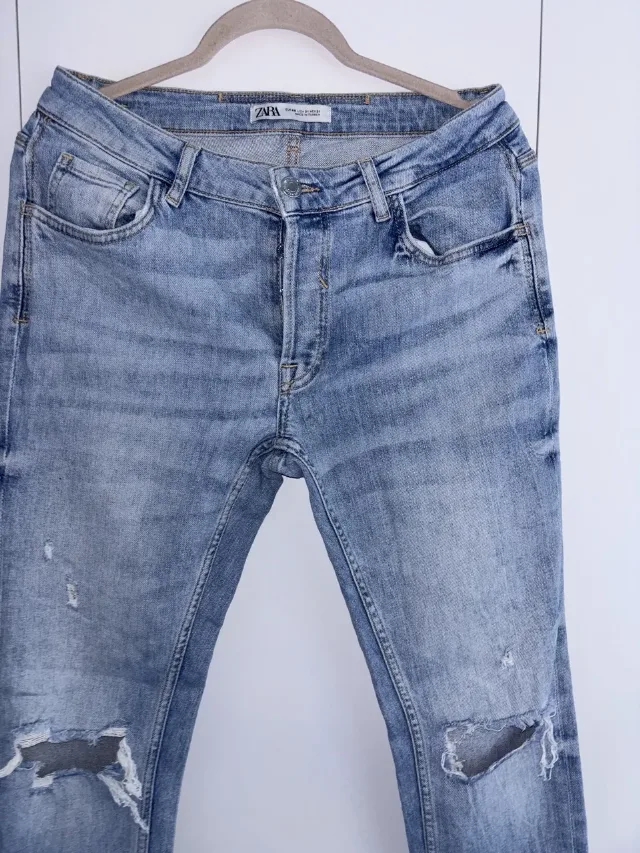Blugi bărbați ZARA Distressed Mărimea 40– Ca noi! 🔥 – fotografia 3 din 6