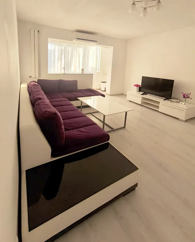 Închiriere apartament 3 camere – zona Astra, Berzei. – fotografia 2 din 8