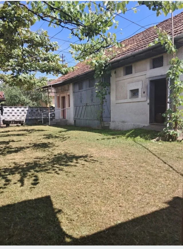 Vând casă în loc Tihău – fotografia 3 din 8