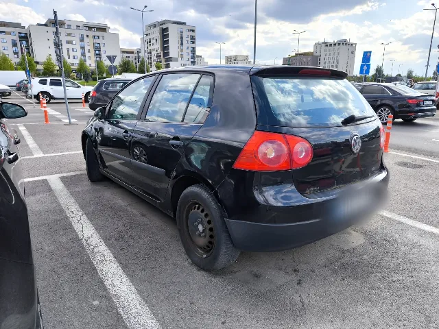 Volkswagen Golf 5 V 1.6 FSI – fotografia 4 din 5