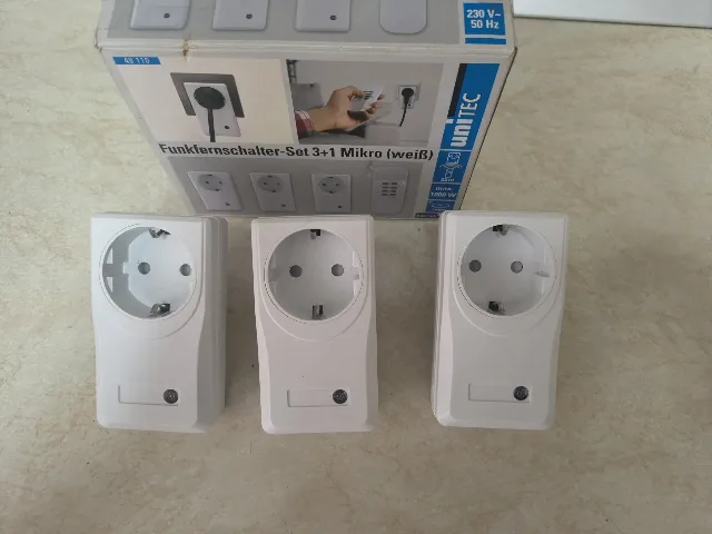 Set de 3 prize inteligente cu telecomandă, marca germană Unitec (Model 48110) 65 – fotografia 4 din 5