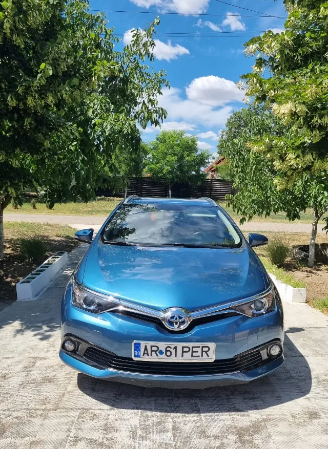 Toyota auris hibrid break 1.8 benzină euro 6 an 2015 – Misca, Arad