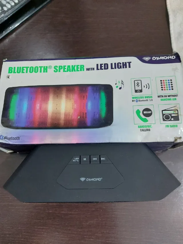 vînd  boxă Bluetooth nouă cu leduri – fotografia 5 din 6