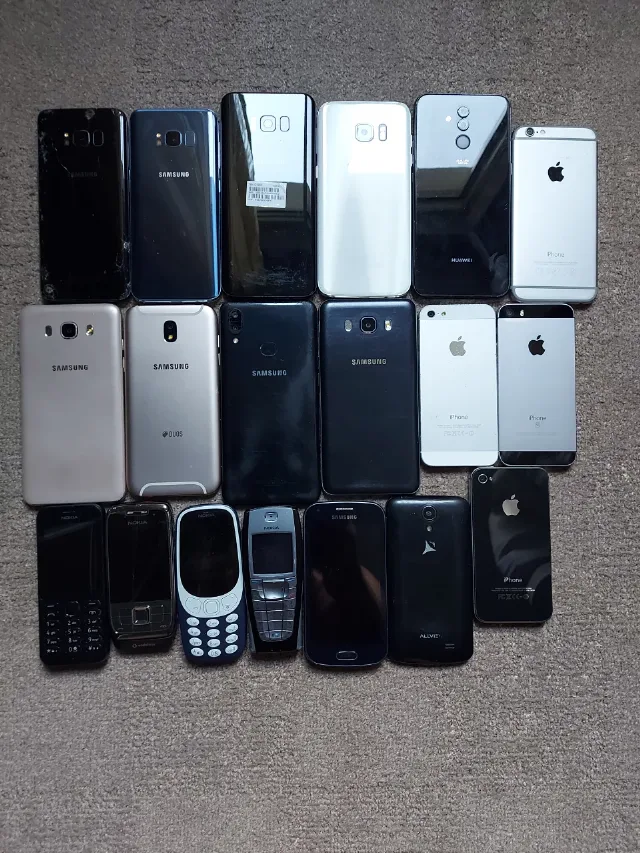 vînd telefoane pentru piese – fotografia 2 din 4