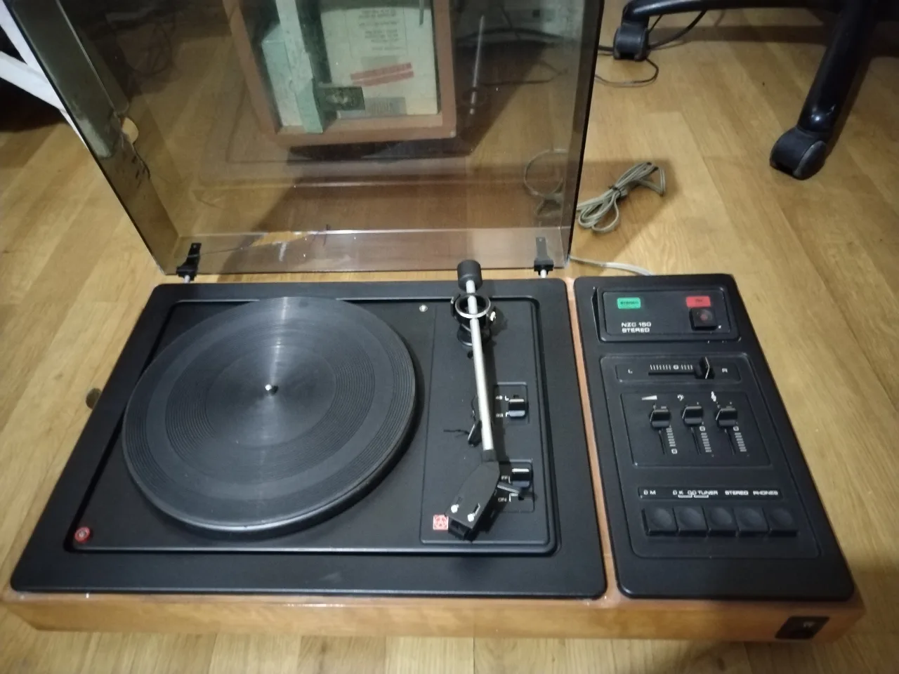Pick-up Tesla NZC 150 stereo cu boxe – fotografia 8 din 8