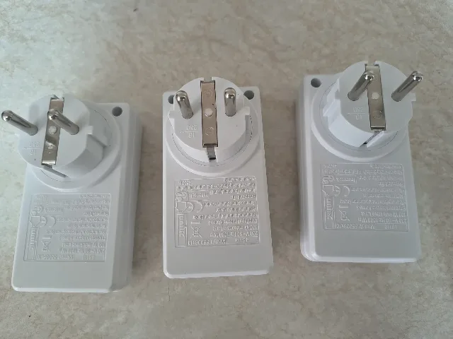 Set de 3 prize inteligente cu telecomandă, marca germană Unitec (Model 48110) 65 – fotografia 5 din 5