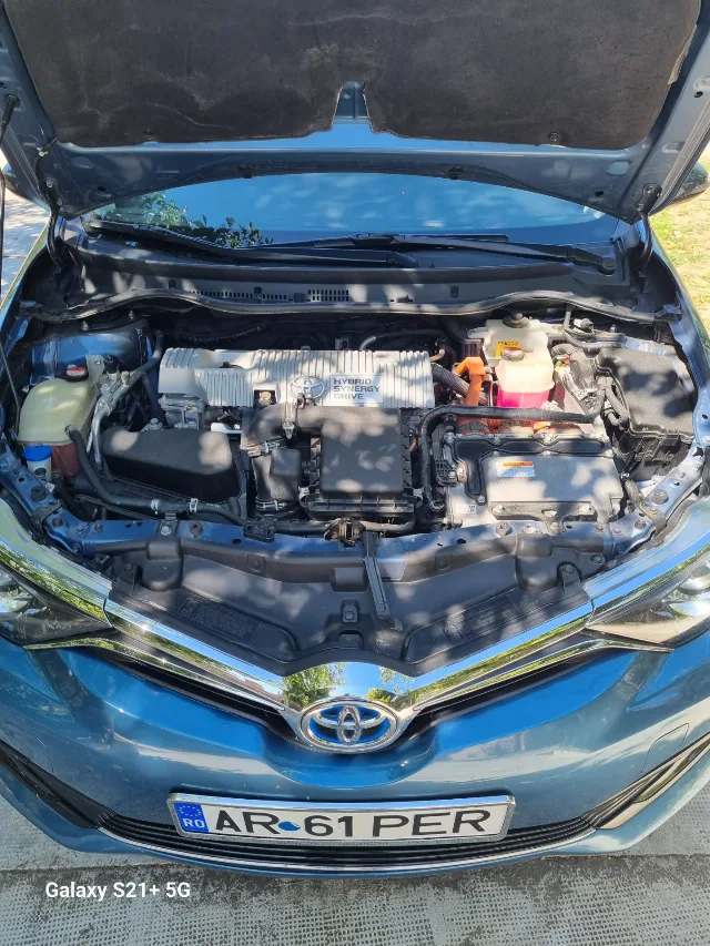 Toyota auris hibrid break 1.8 benzină euro 6 an 2015 – fotografia 3 din 8