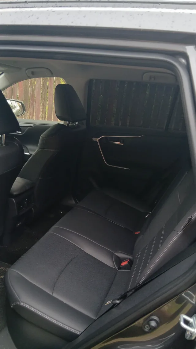 Toyota RAV4 2.5 Hybrid AWD-i   Echipare PREMIUM (Top de Gamă) – fotografia 6 din 7