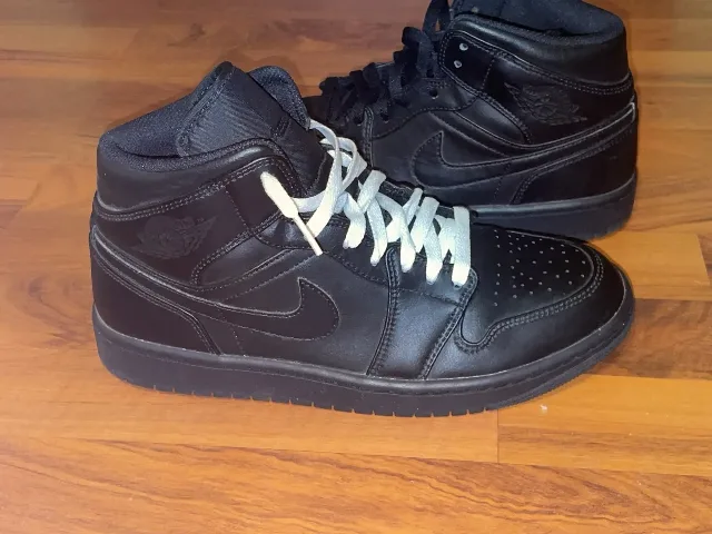 Nike Air Jordan 1 mid | marimea 40,5 | stare impecabilă – fotografia 7 din 8