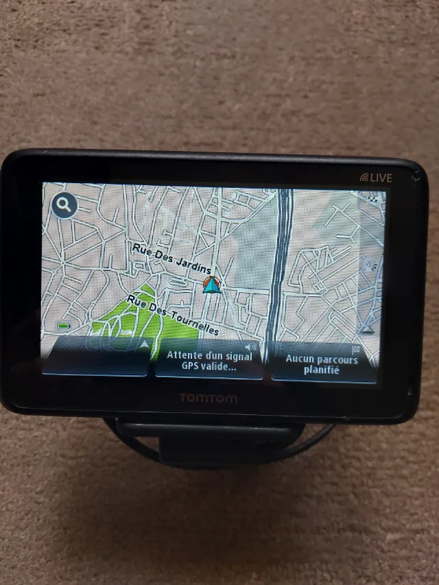 vînd GPS TomTom – fotografia 6 din 8
