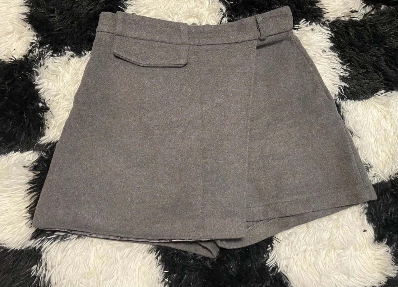 Fustă pantalon gri – fotografia 1 din 3