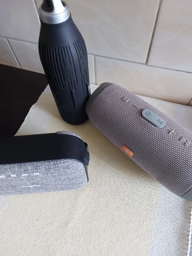 vînd boxe Bluetooth diferite modele – fotografia 3 din 5