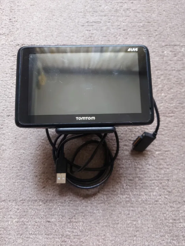 vînd GPS TomTom – fotografia 4 din 8