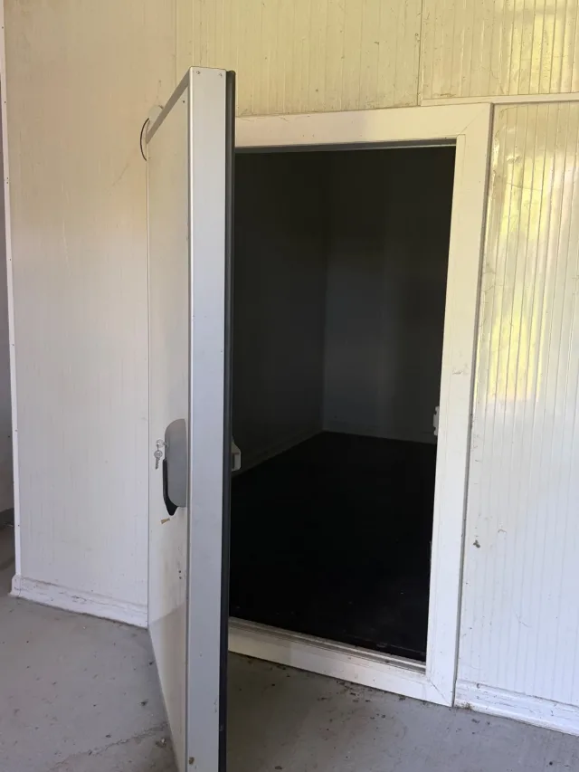Instalatie congelare rapida si depozitare frigo – Sector 4, București