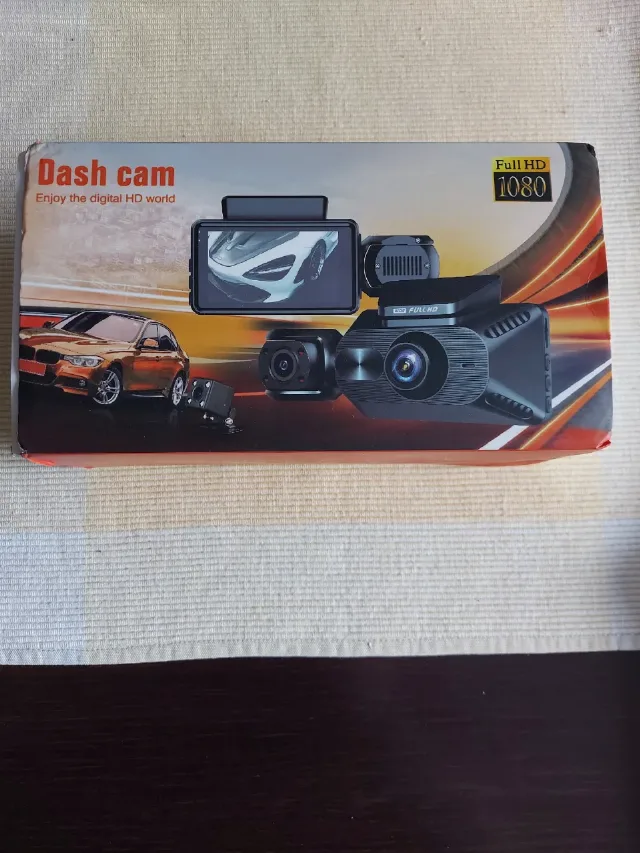 vînd cameră auto nouă – fotografia 3 din 4