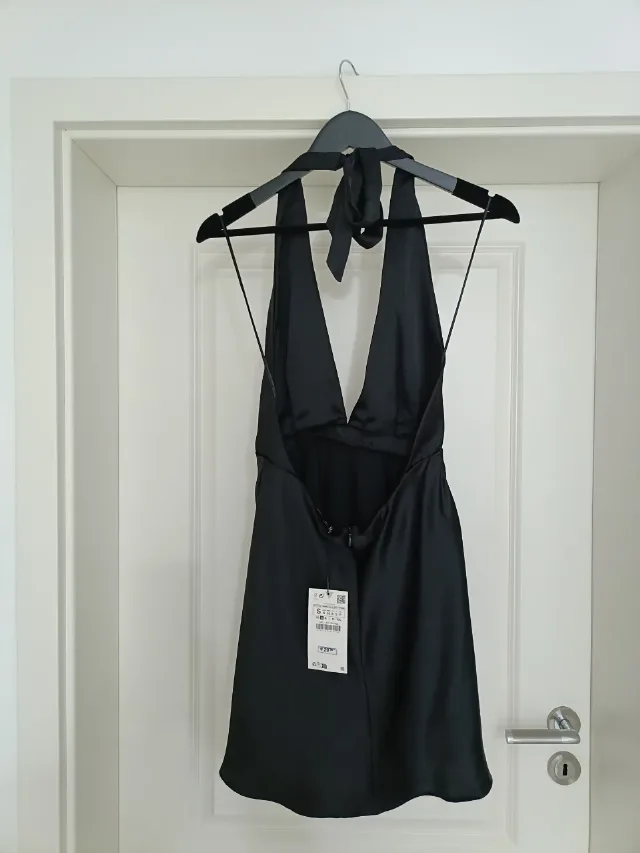 rochie mini cu decolteu adânc Zara – fotografia 3 din 4