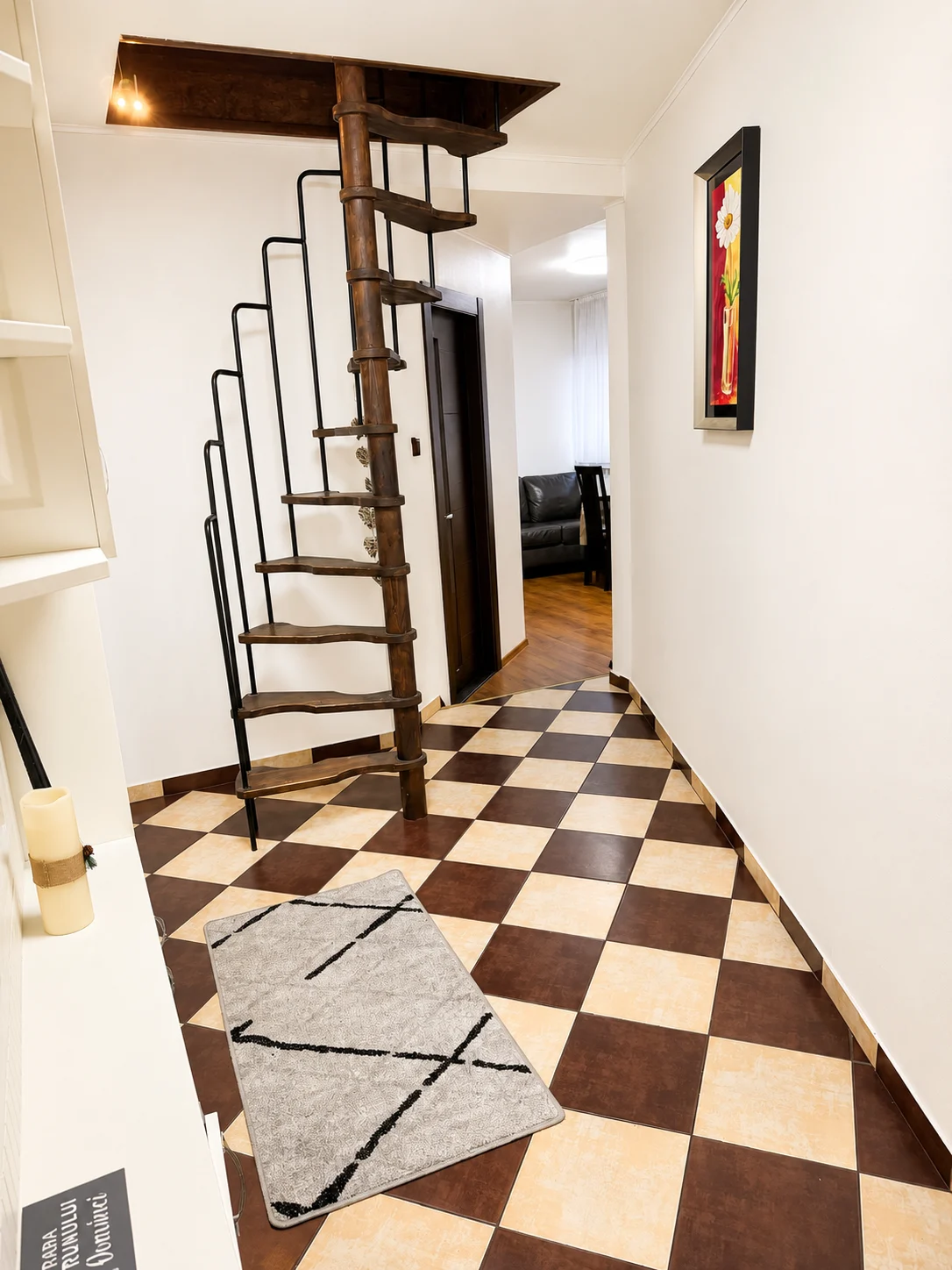 🏡 Apartament + mansardă în vilă, Ultracentral Suceava | 120 mp utili | Curte, foișor și intrare separată – fotografia 7 din 7