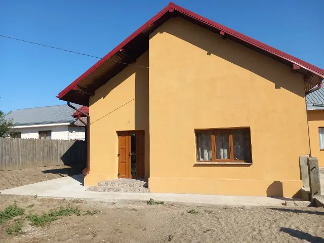 Vând casă în comuna Stolniceni Prăjescu – Stolniceni-Prajescu, Iași
