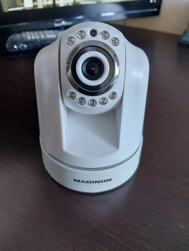 vind cameră supraveghere – fotografia 3 din 5
