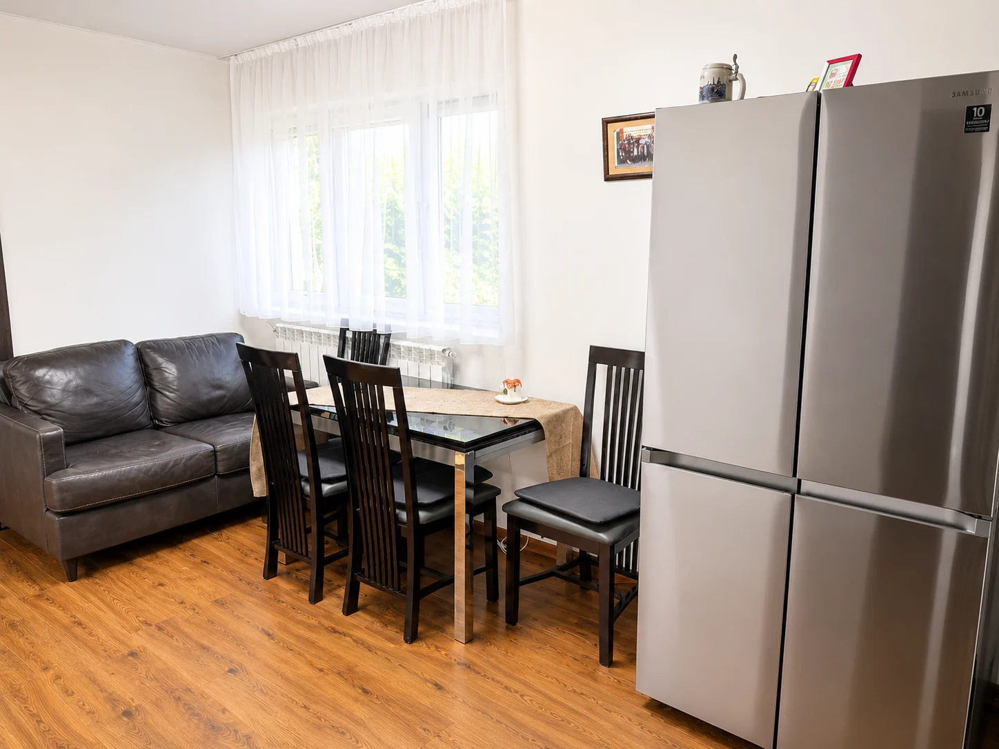 🏡 Apartament + mansardă în vilă, Ultracentral Suceava | 120 mp utili | Curte, foișor și intrare separată – fotografia 1 din 7
