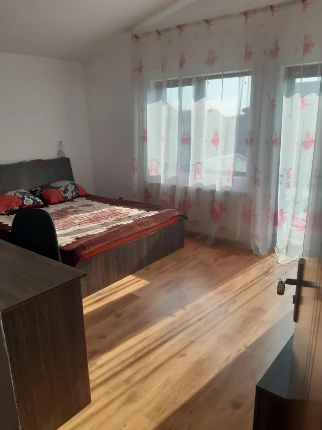 Casa P+1, zonă liniștita, langa padure si lac. – fotografia 5 din 8