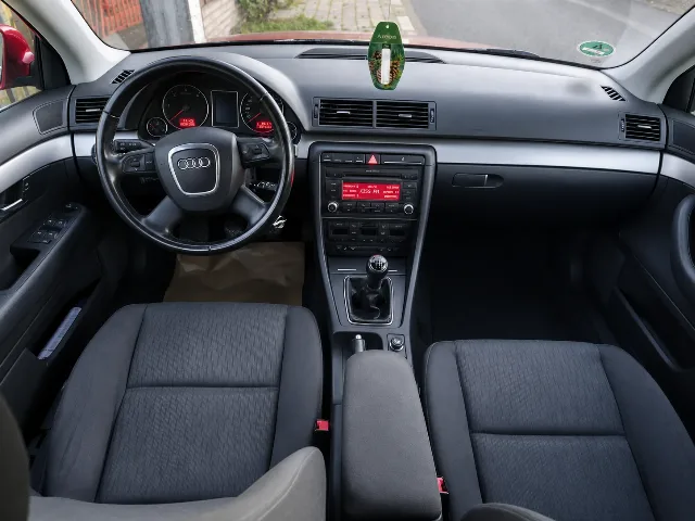 AUDI A4 2.0 Tdi ^^Klimatronic^^ Pilot Automat^^ Senzori de parcare^^ Computer de bord^^ distributie schimbata recent^^ulei+filtre – fotografia 8 din 8