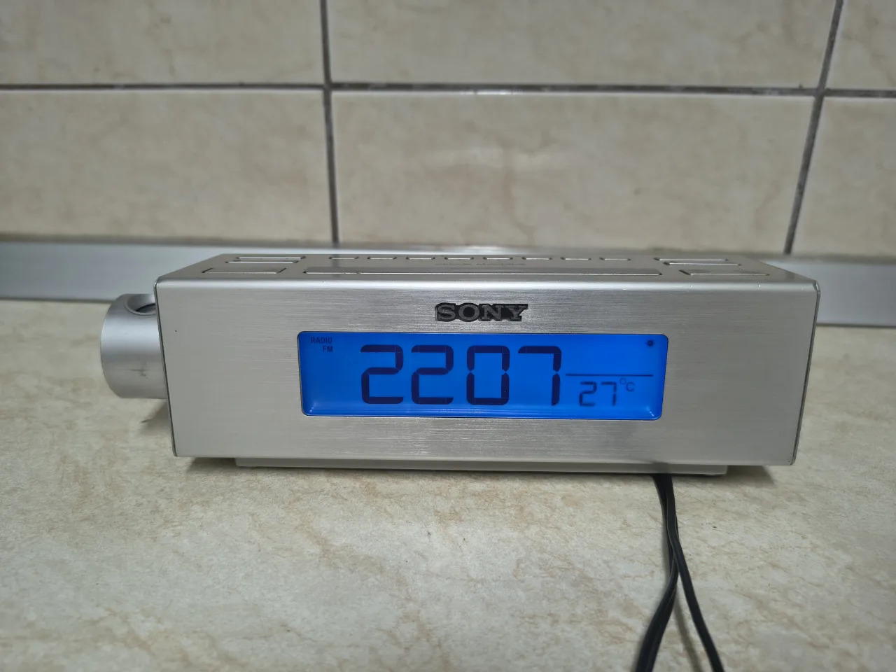 Radio cu ceas si cu u proiector Sony ICF-C717PJ – fotografia 2 din 8