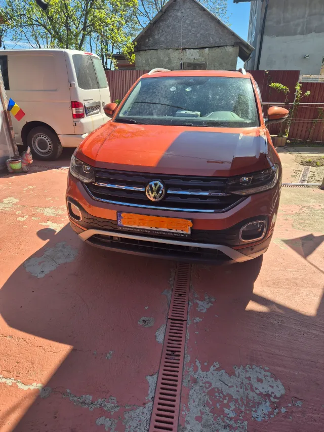 Auto vw t.cros benzina – Broscauti, Botoșani