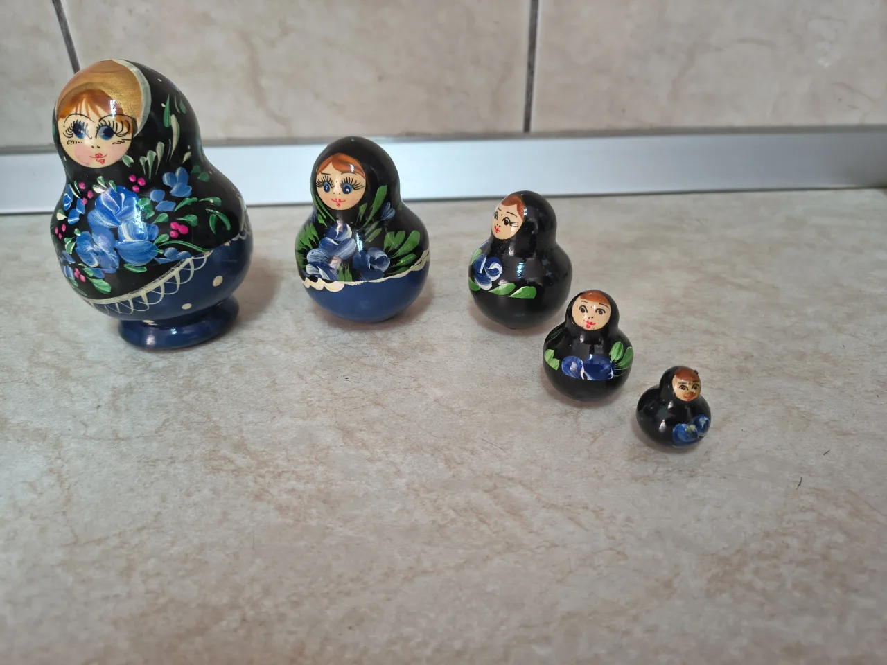 Set 5 păpuși matrioska din lemn – fotografia 2 din 8