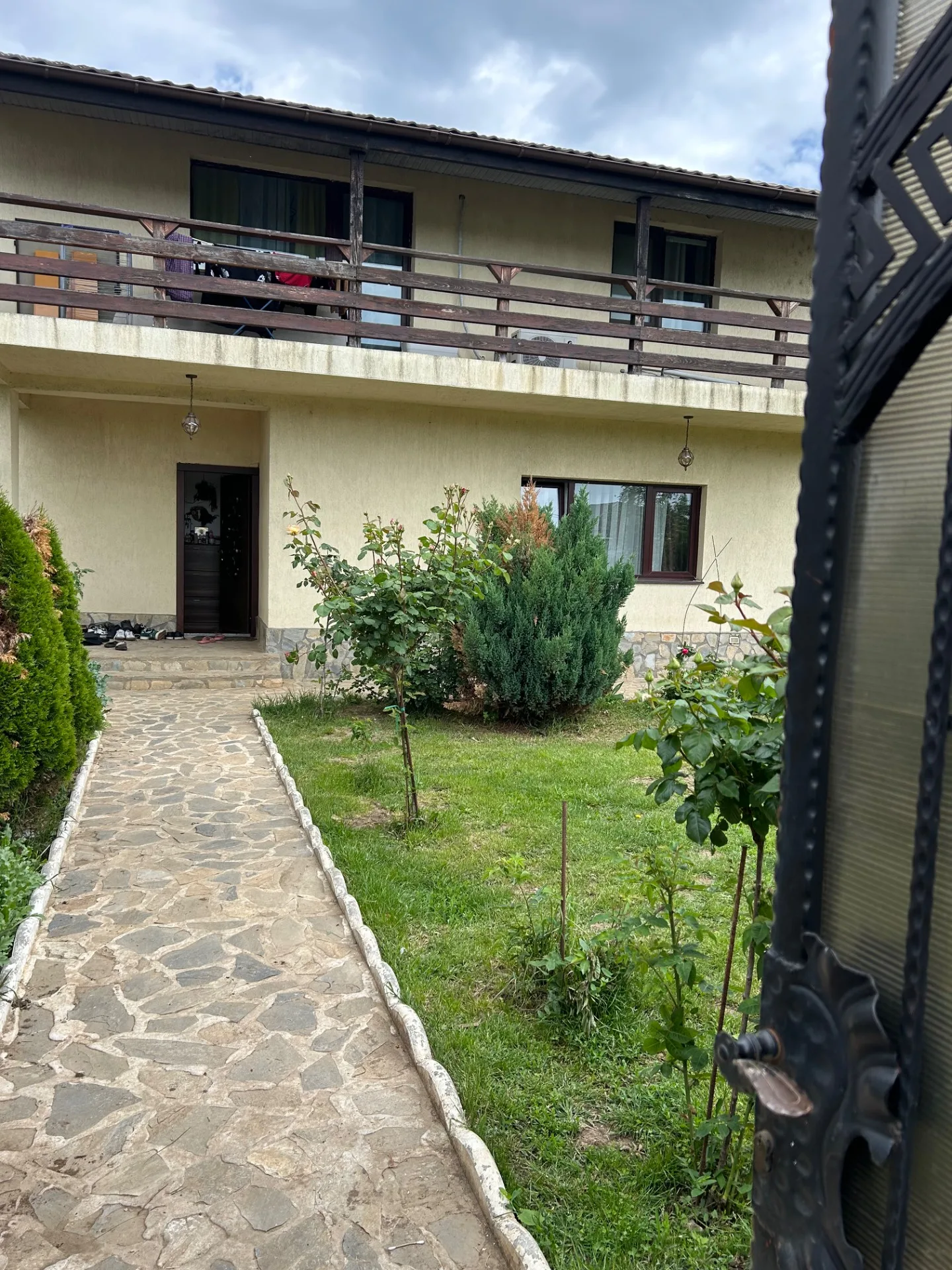 Casa P+1, zonă liniștita, langa padure si lac. – fotografia 2 din 8