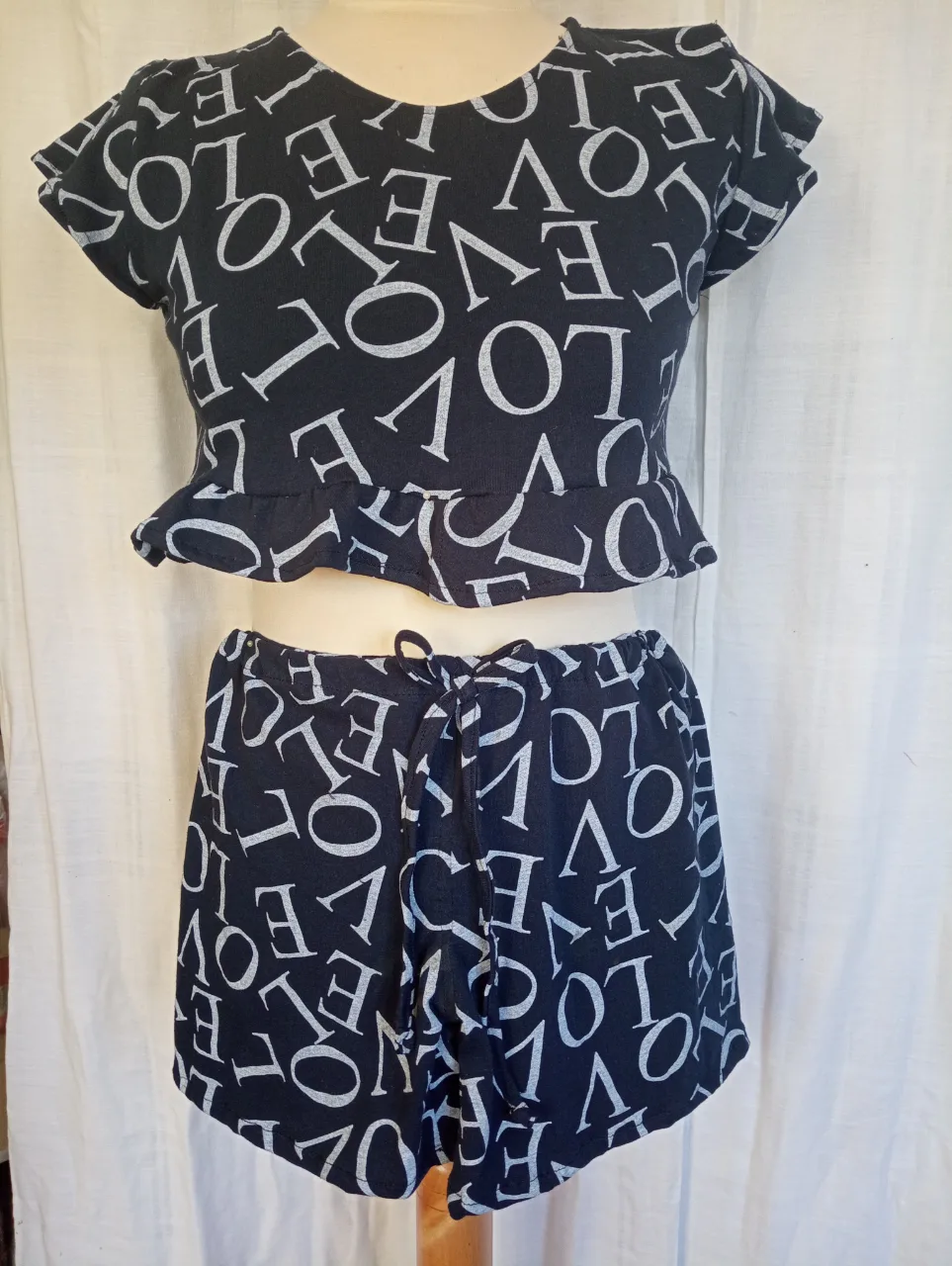 Set lejer de bumbac.Tricou talie scurtă.Marime ML – fotografia 1 din 1