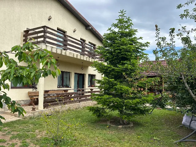 Casa P+1, zonă liniștita, langa padure si lac. – fotografia 1 din 8
