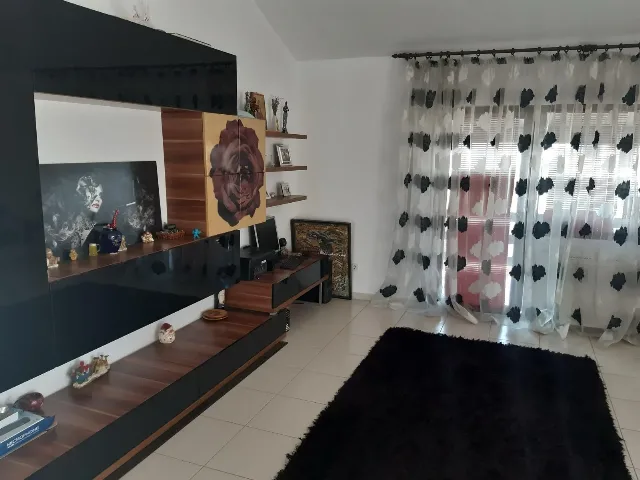 Casa P+1, zonă liniștita, langa padure si lac. – fotografia 4 din 8