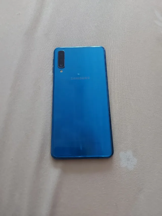 vînd  samsung A7 – fotografia 5 din 6