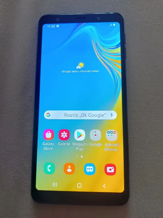 vînd  samsung A7 – fotografia 1 din 6
