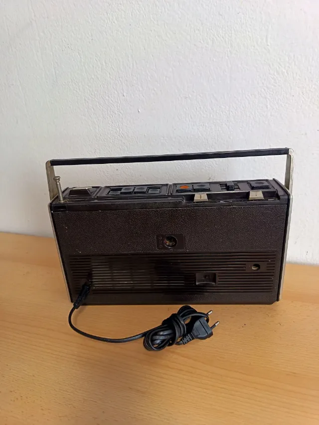 radio casetofon Grundig – fotografia 2 din 2