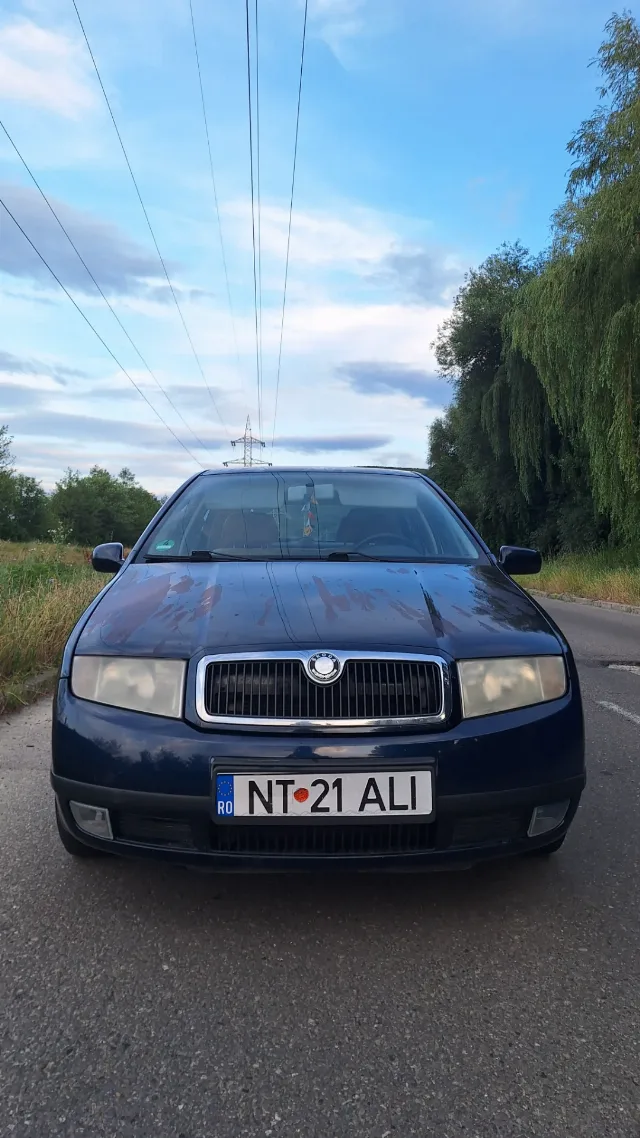 Skoda Fabia Elegance 1.4 benzina – fotografia 6 din 8